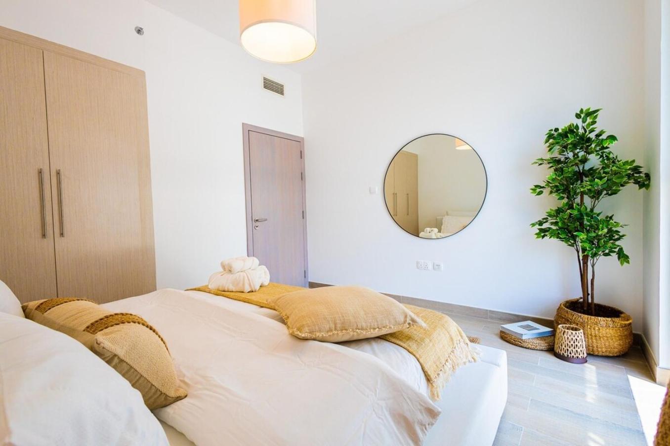 Voyage's Elegant 1br In Waters Edge Apartment Abu Dhabi