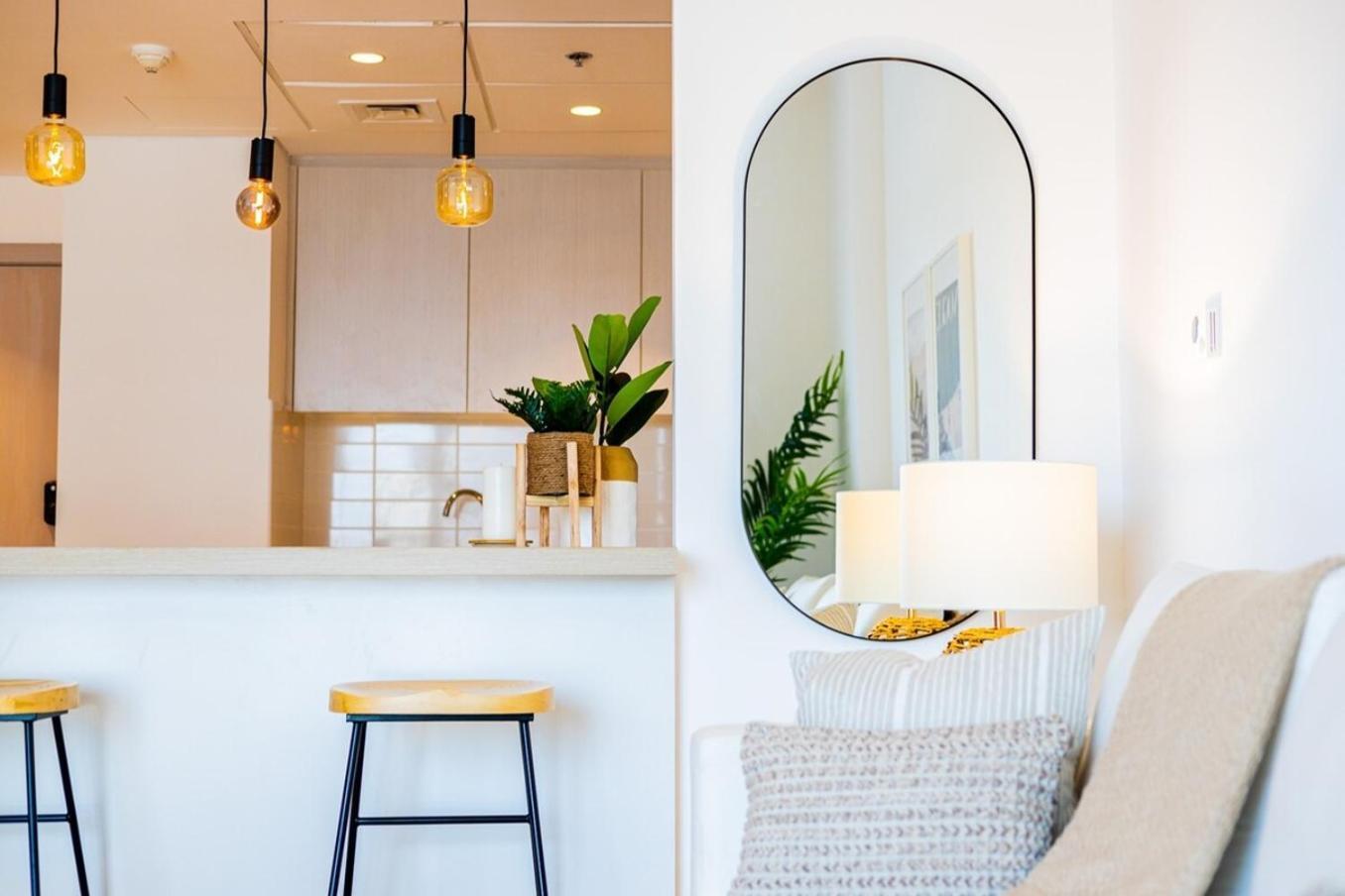 Voyage's Elegant 1br In Waters Edge Abu Dhabi