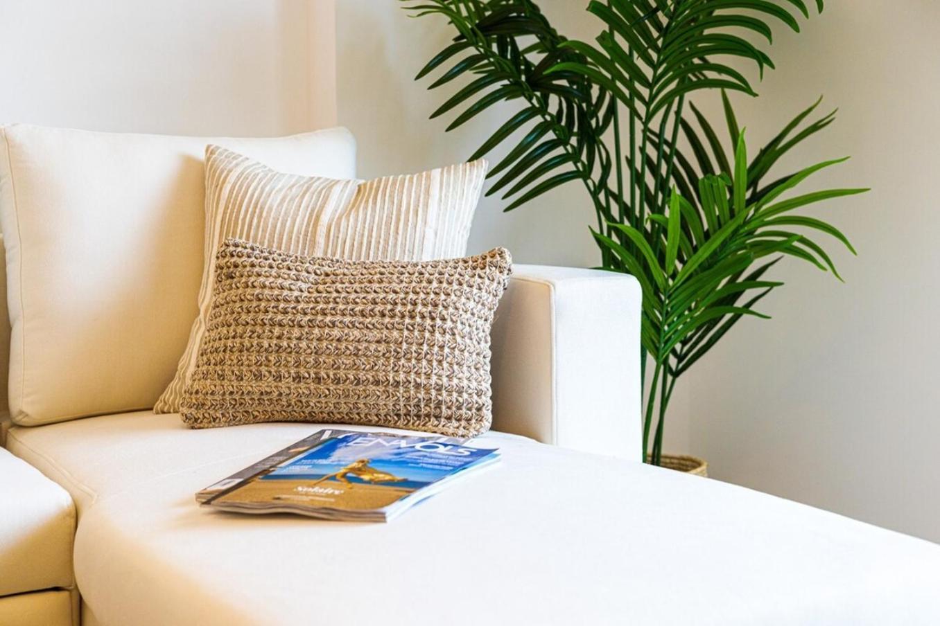 Voyage's Elegant 1br In Waters Edge Abu Dhabi